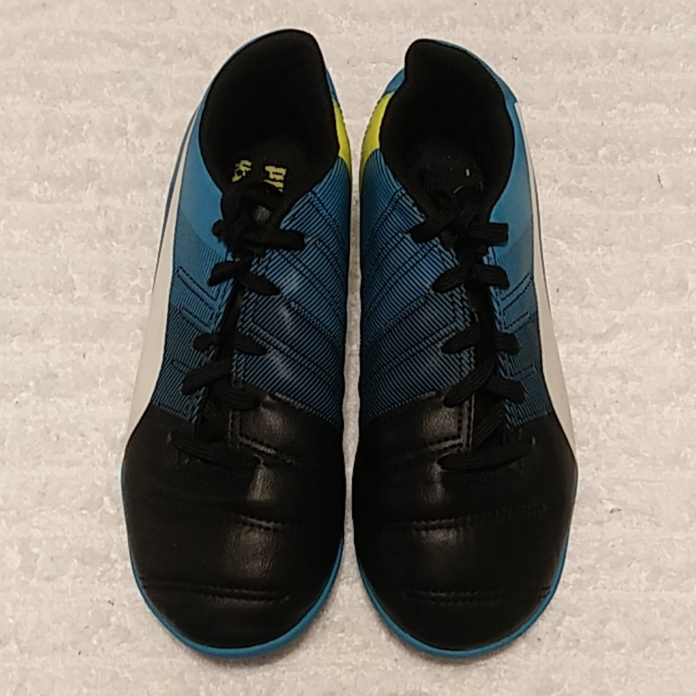 Puma Evopower4 turf soccer shoe sz 3